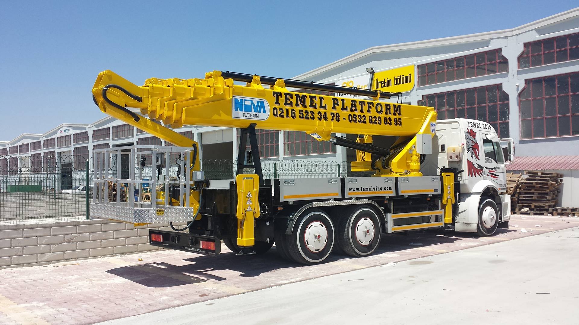 60 metre sepetli vinç